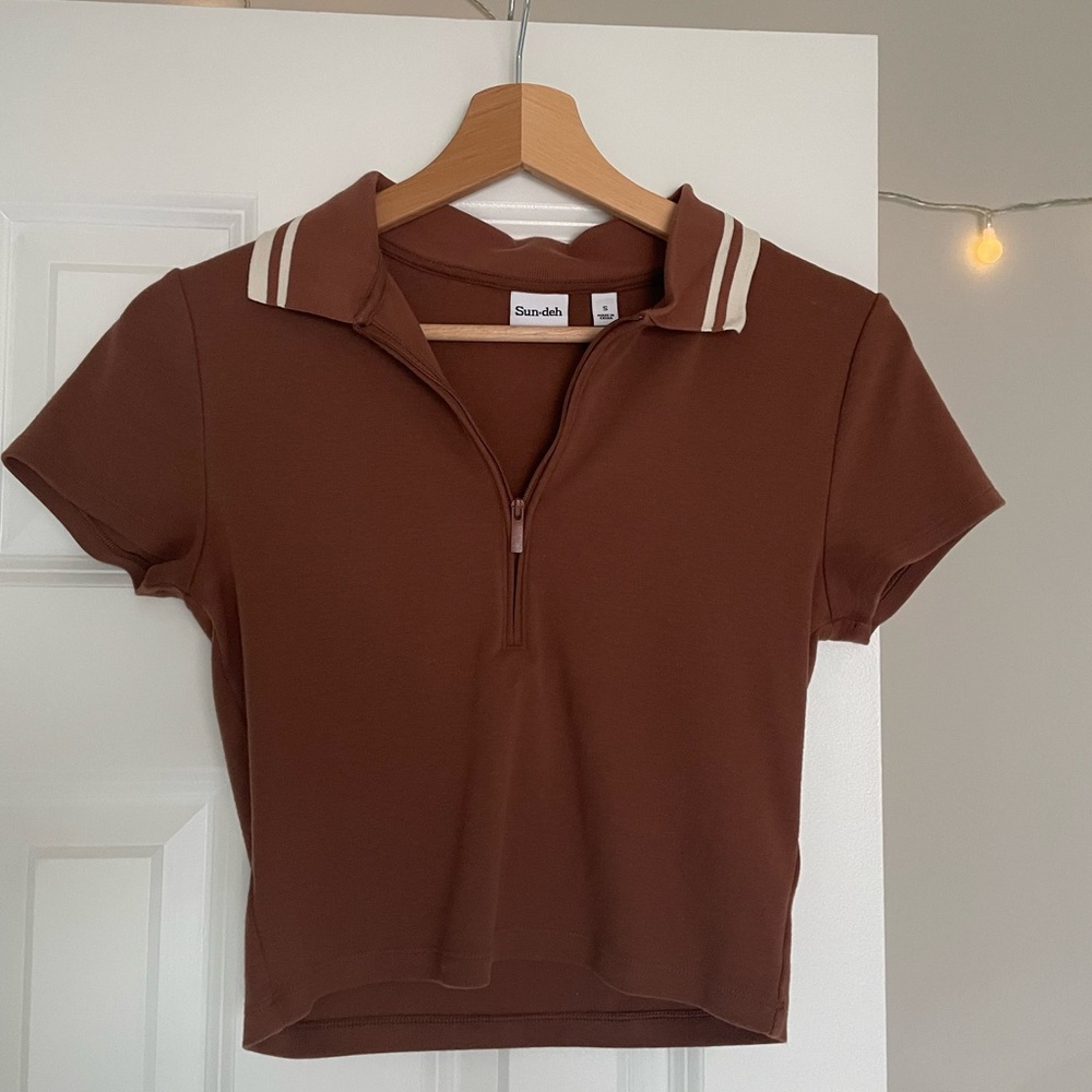 Aritzia crop top